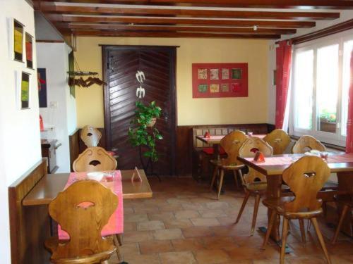 Hotel Restaurant Le Chalet Cortaillod Exterior foto