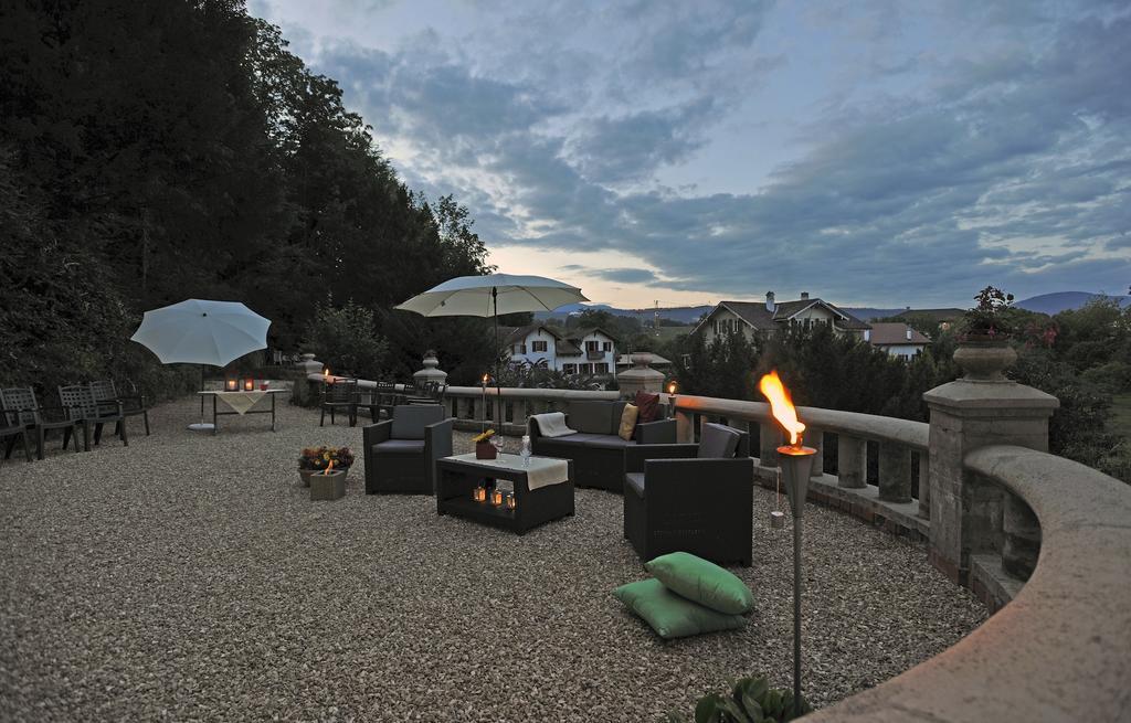 Hotel Restaurant Le Chalet Cortaillod Exterior foto