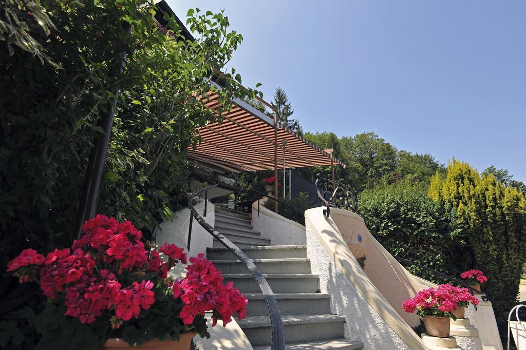 Hotel Restaurant Le Chalet Cortaillod Exterior foto