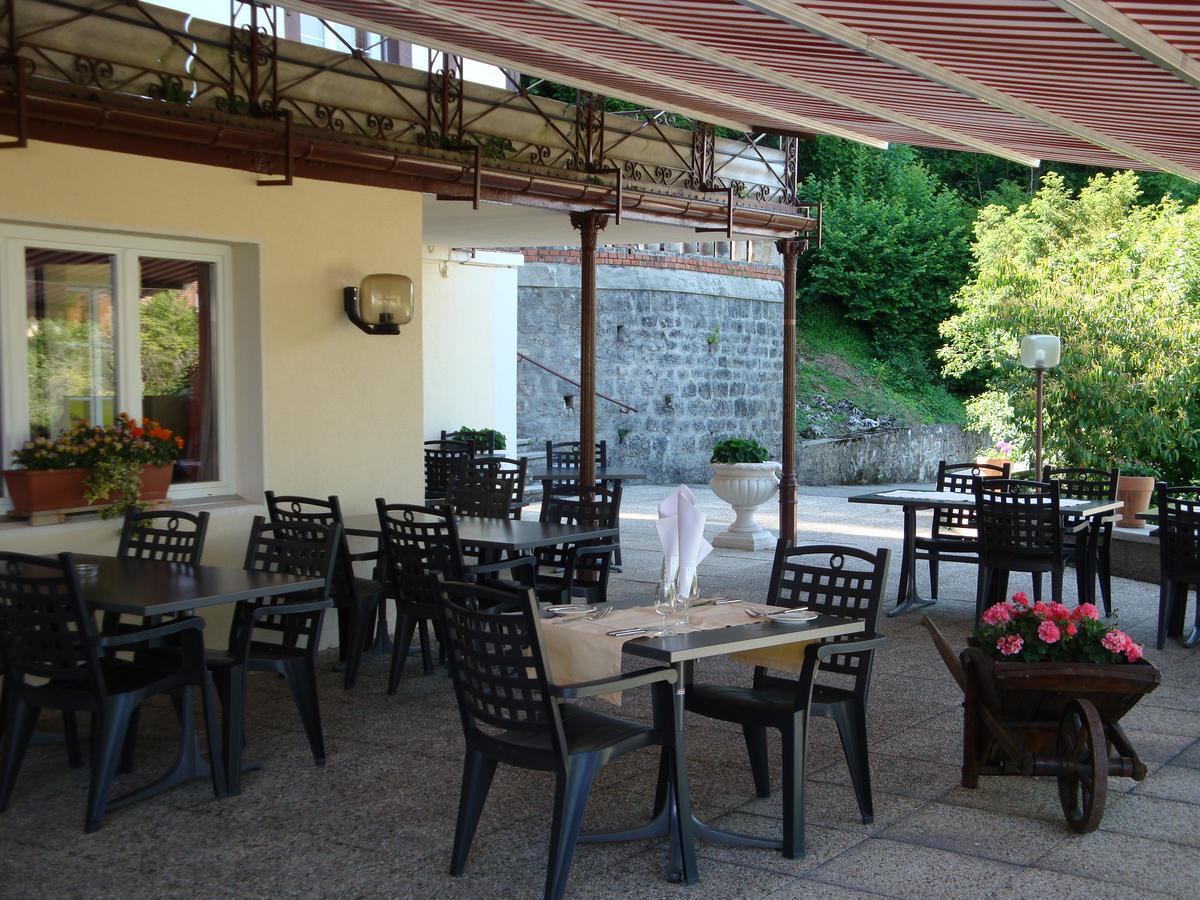 Hotel Restaurant Le Chalet Cortaillod Exterior foto
